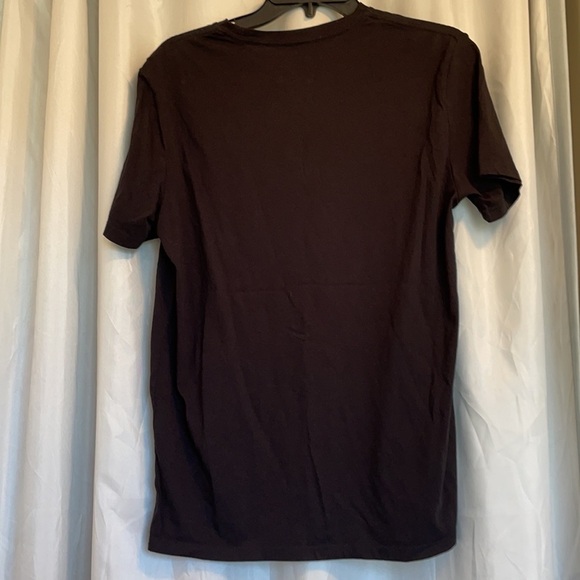 GUESS SIZE M SHIRT WORN ONCE IN GREAT CONDITION - Picture 2 of 3